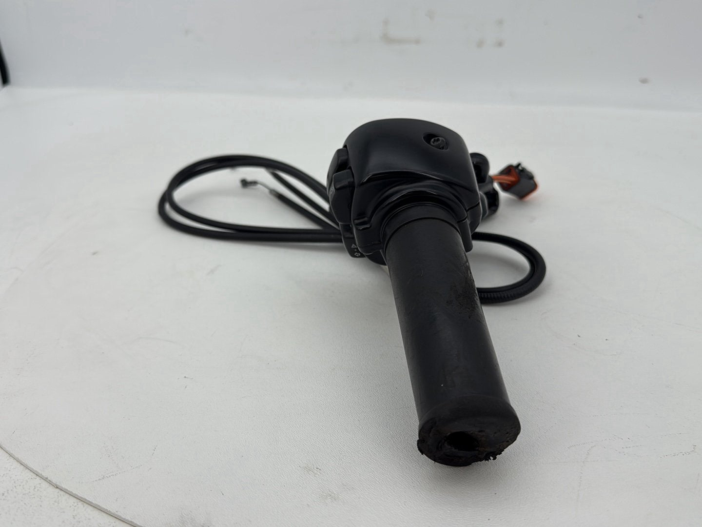 1999 - 2006 Harley-Davidson Dyna Low Rider Right Engine Start Kill Switches Controls 71684-06A
