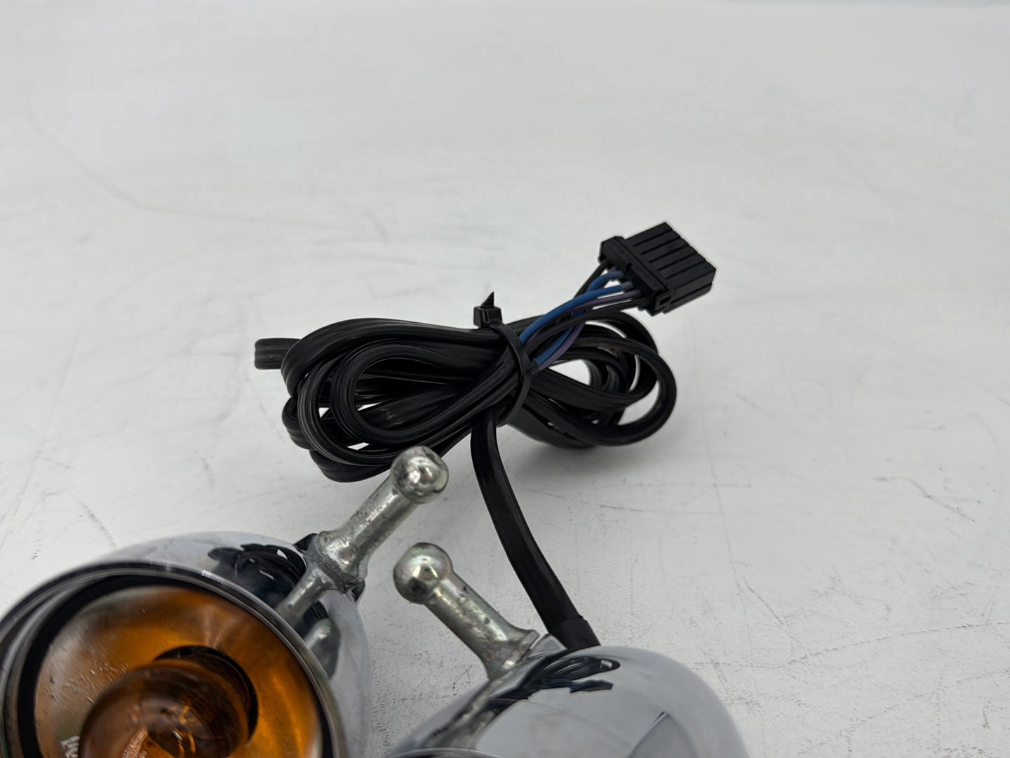 2004 - 2013 Harley-Davidson Sportster 1200 Custom Front Left Right Turn Signal Indicators 68972-00