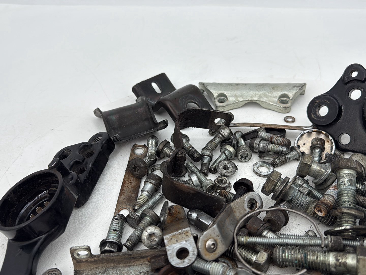 2007 - 2011 Harley-Davidson Touring Electra Glide Ultra Hardware Bolts Nuts & Brackets  	50588-09A