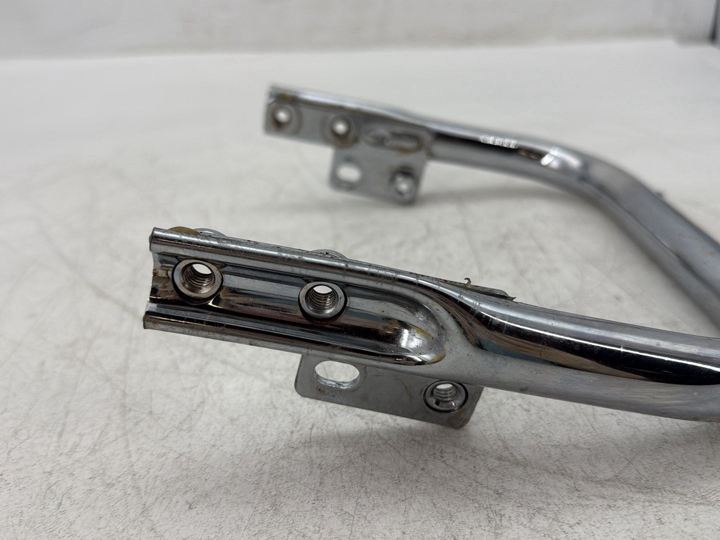 2005 Harley Electra Glide Touring Ultra FLHTCUI OEM Rear License Plate Support Bar Holder