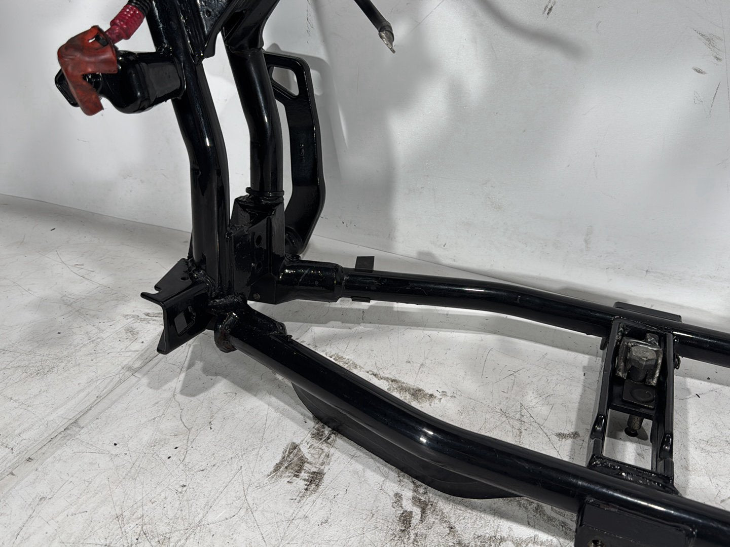 2004 Harley Dyna Super Glide FXDI OEM Body Main Frame Chassis SLVG