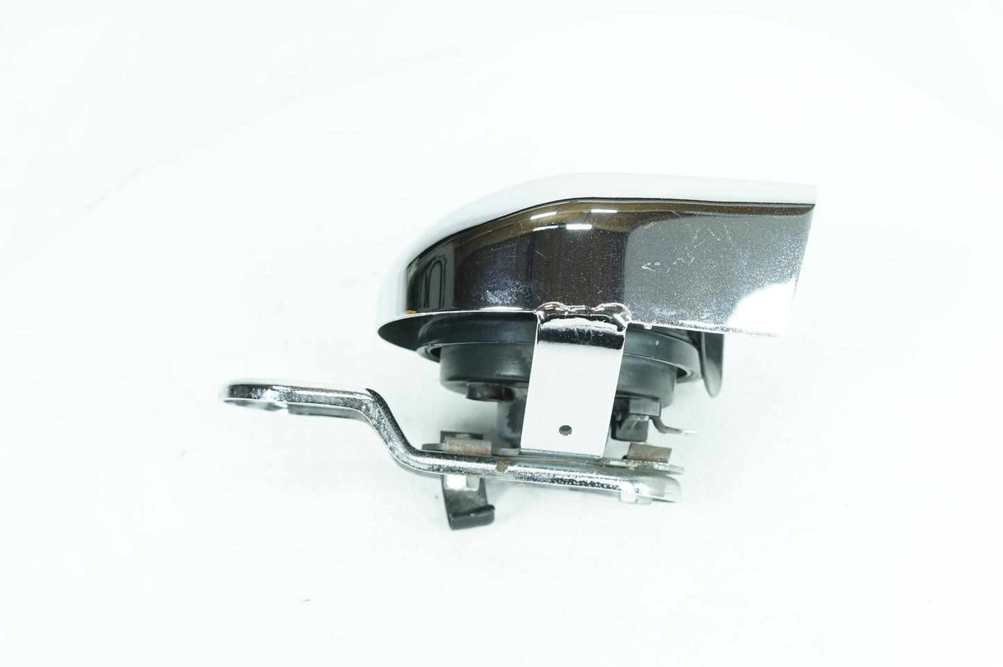 1999 - 2006 Harley-Davidson Touring Electra Glide Classic Horn Signal Klaxon Chrome Cover  	69012-93A