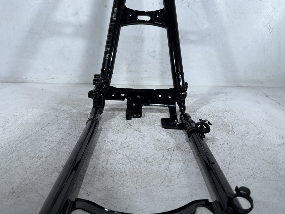 2018 Harley Road Glide Touring FLTRXS OEM Body Main Frame Chassis CLN CLR