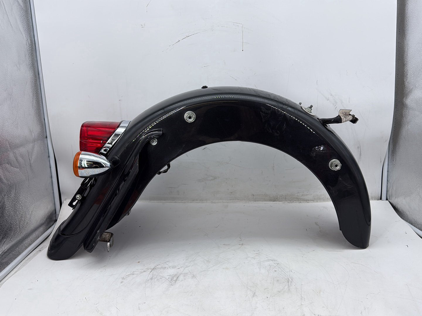 2007 Harley Street Glide Touring FLHX OEM Rear Wheel Fender & Turn Signals Bar