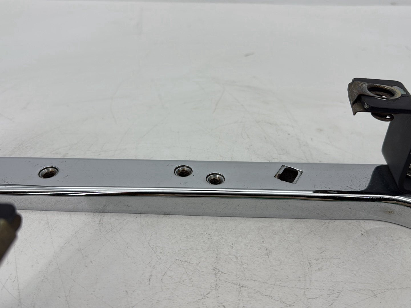 2008 Harley Touring FLHTCU Electra Glide Ultra OEM Left Right Saddlebag Fender Struts Brackets