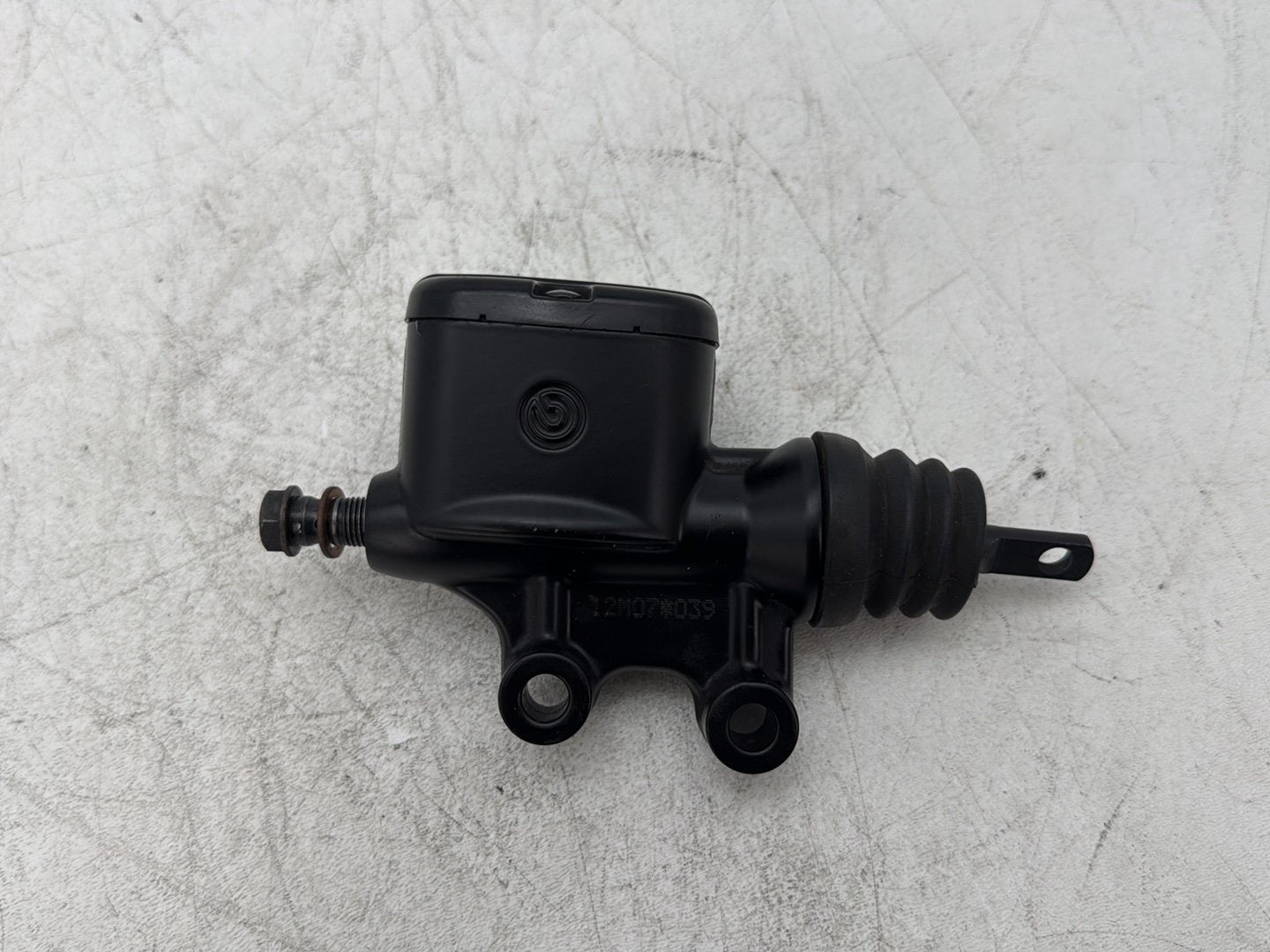 2013 Harley Electra Glide Touring Ultra FLHTCUI OEM Rear Brake Master Cylinder Reservoir