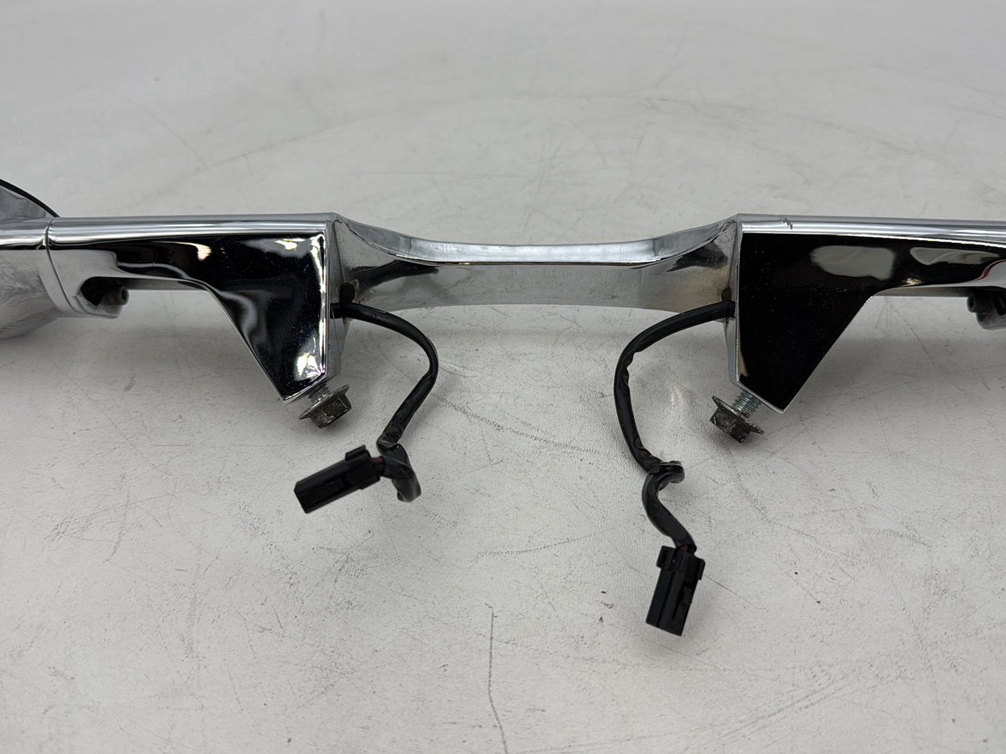 1999 - 2006 Harley-Davidson Touring Electra Glide Ultra Rear Left & Right Turn Signals 68510-74C