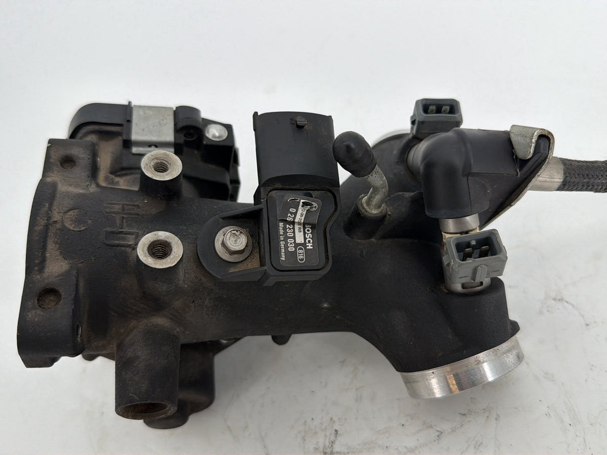 2013 Harley Touring FLHTK Glide Ultra OEM Engine Intake Manifold Throttle Body