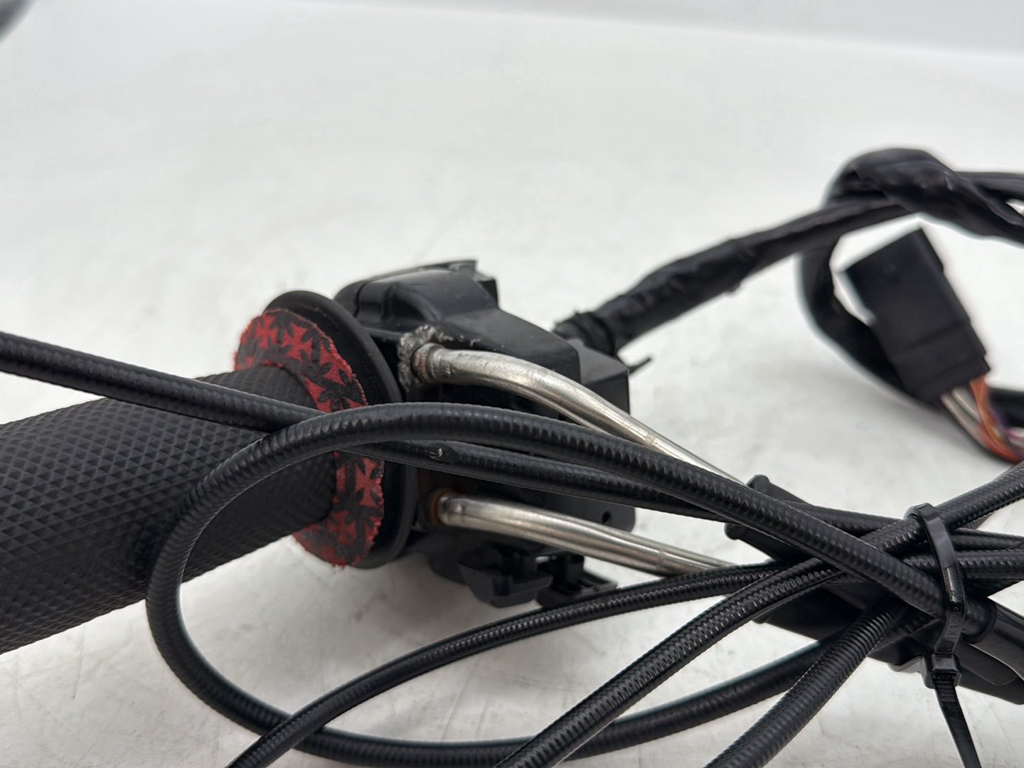 2007 Harley Touring FLHTCU Electra Glide Ultra OEM Right Engine Start Kill Switches Controls