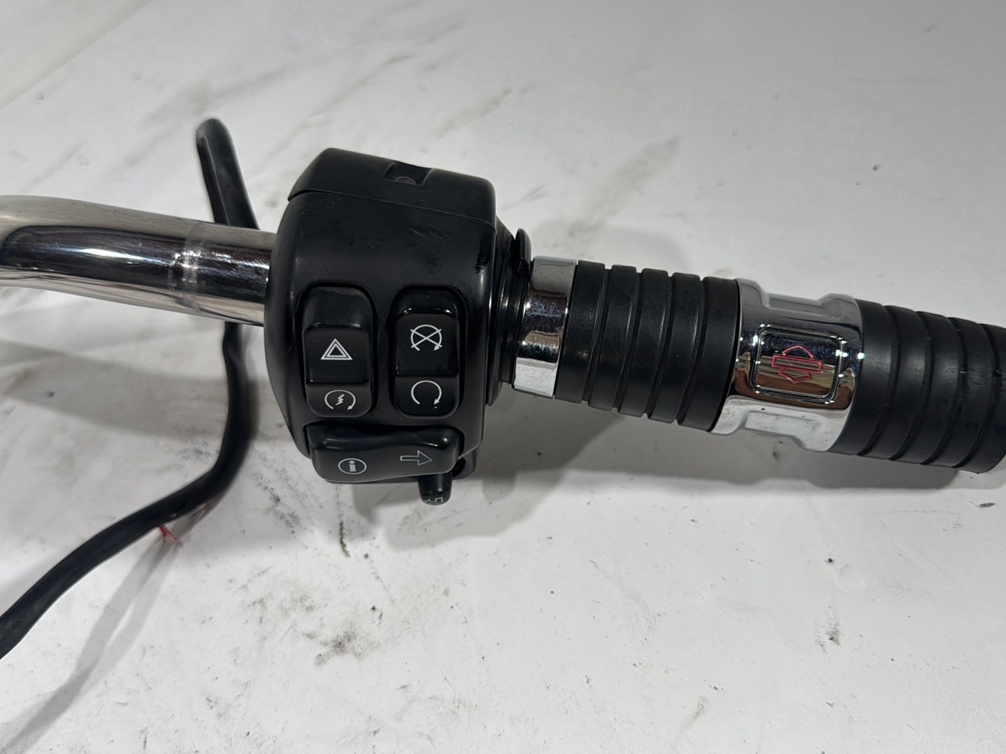 2015 Harley Electra Glide Touring Ultra Low OEM Handlebars Left Right Switches Controls