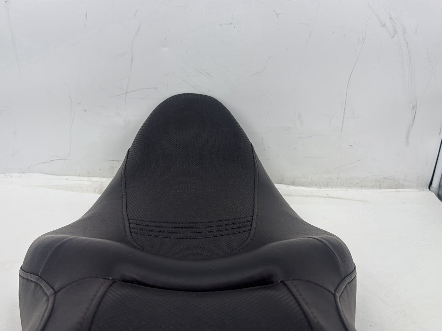 2011 Harley Electra Glide Ultra FLHTK OEM Passenger Rider Driver Seat Saddle