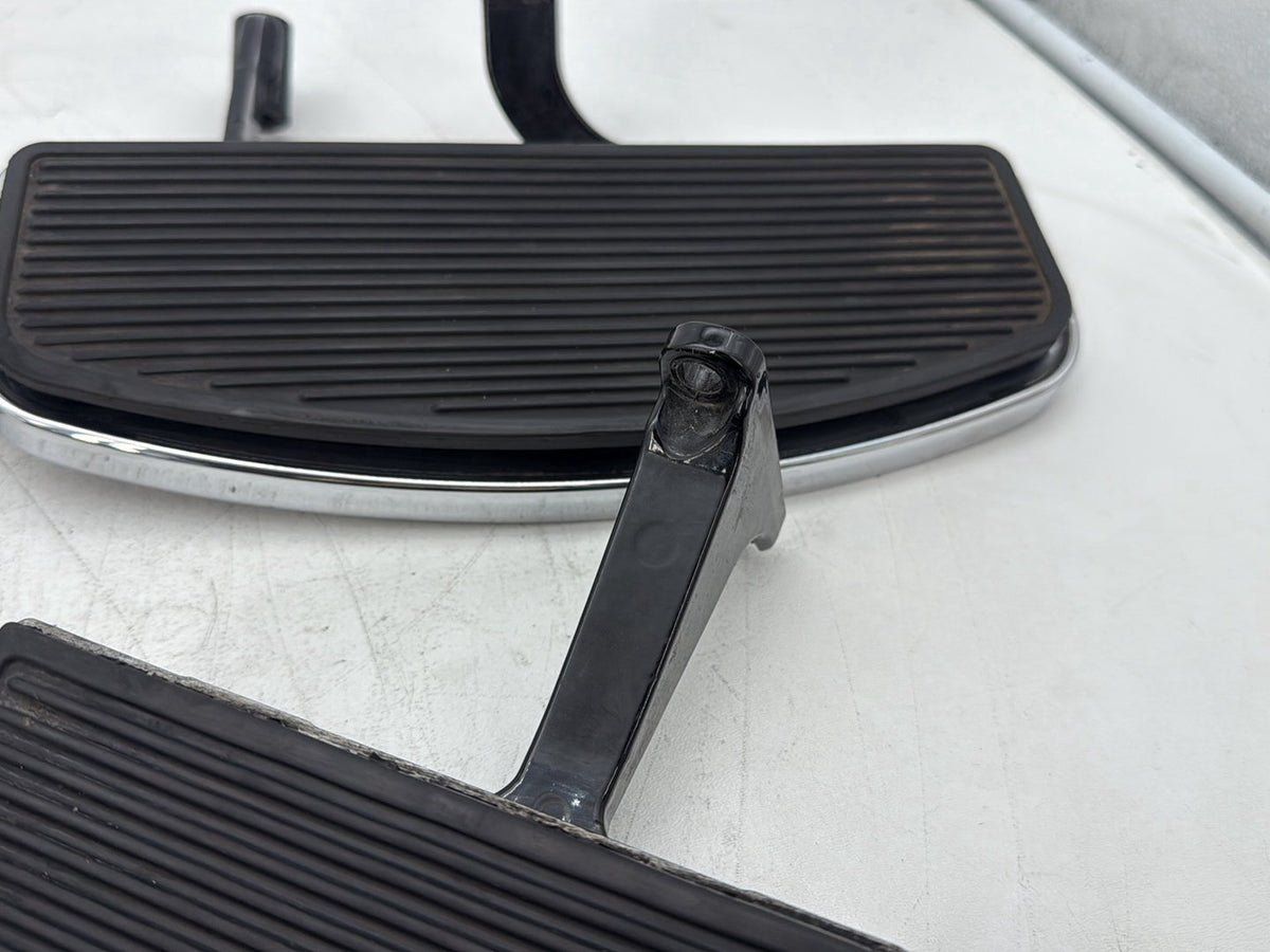 2013 Harley Electra Glide Touring Left Right Driver & Pass Floorboard Foot Rest