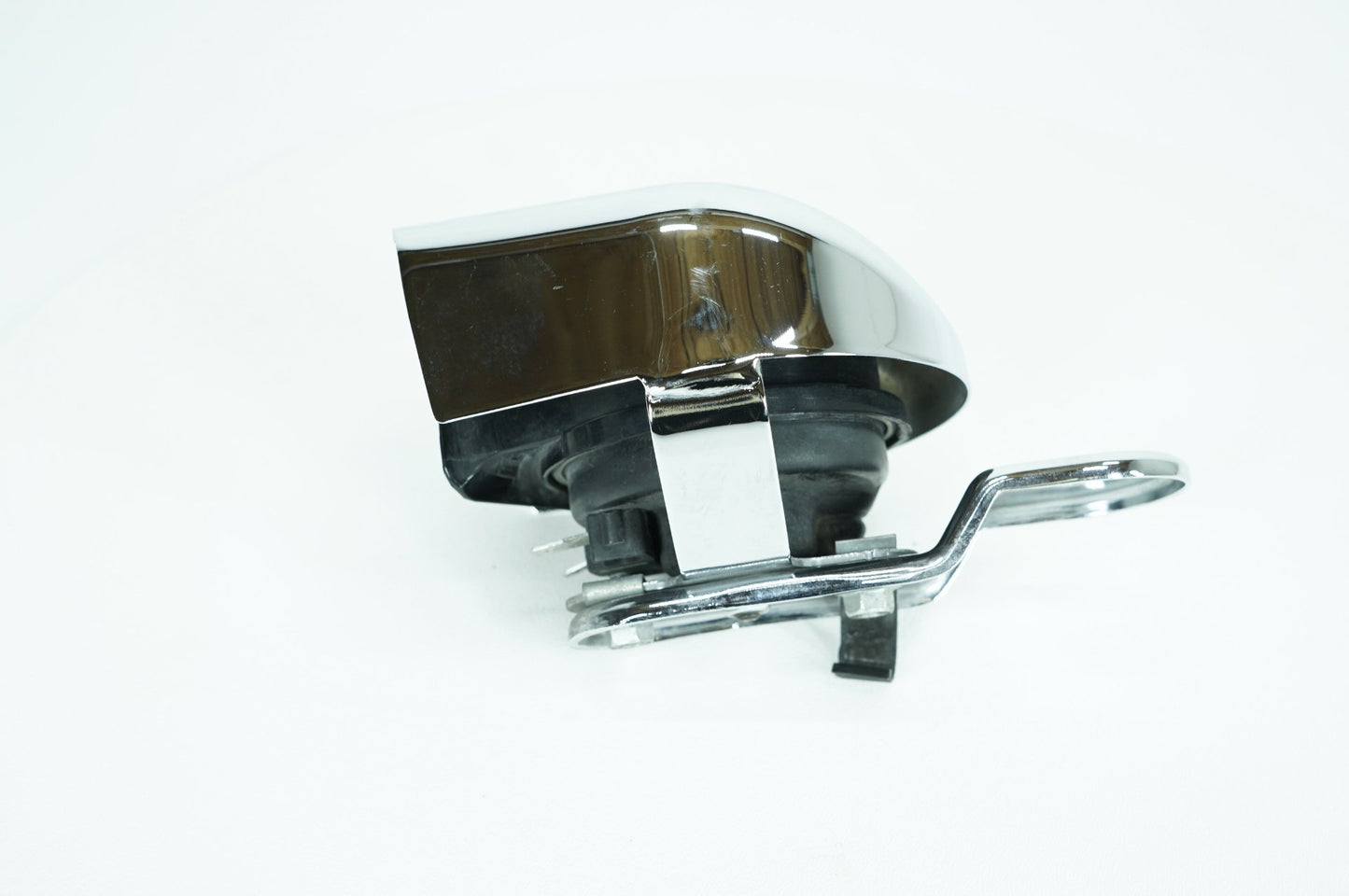 2007 - 2017 Harley-Davidson Dyna Super Glide Custom Horn Signal Klaxon Chrome Cover 69012-93A