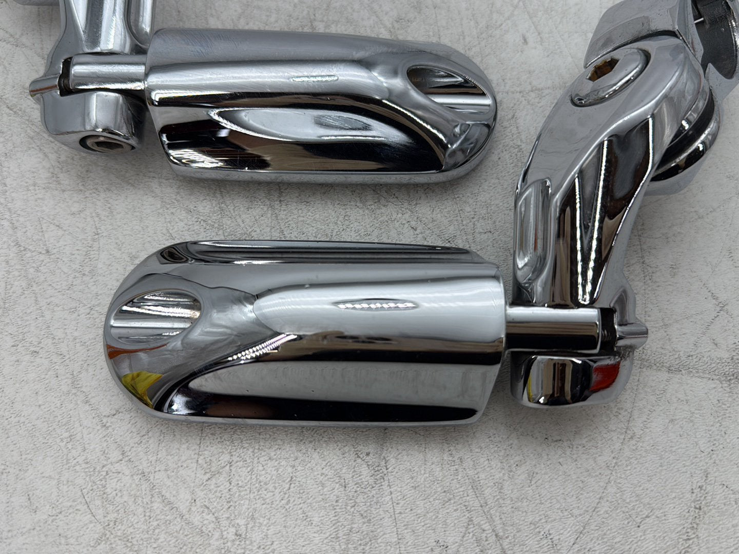 2010 Harley Street Glide Touring FLHX OEM Front Right Left Highway Foot Pegs