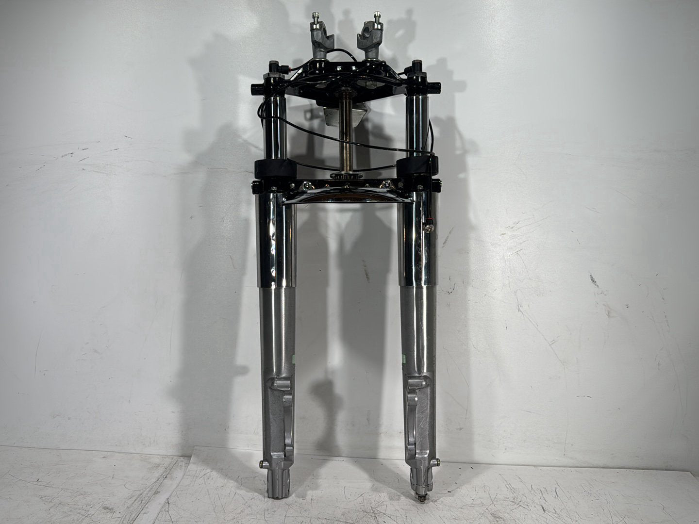 1998 Harley Touring FLHTCUI Electra Glide Ultra OEM Front Triple Tree Set & LH RH Fork Legs Sliders