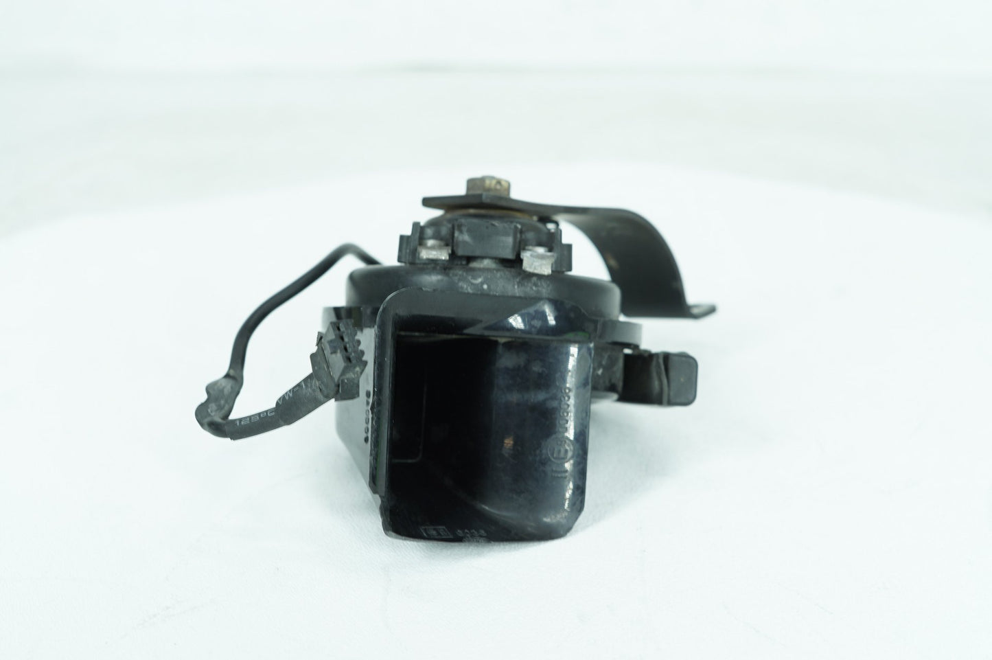 2007 - 2012 Harley-Davidson Touring Road Glide Signal Horn Klaxon Beep 69060-90F