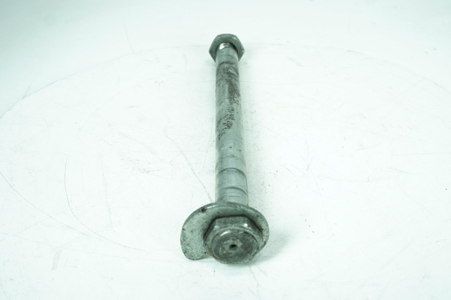 2007 - 2011 Harley-Davidson Touring Electra Glide Rear Wheel Axle Bolt Shaft 41056-08