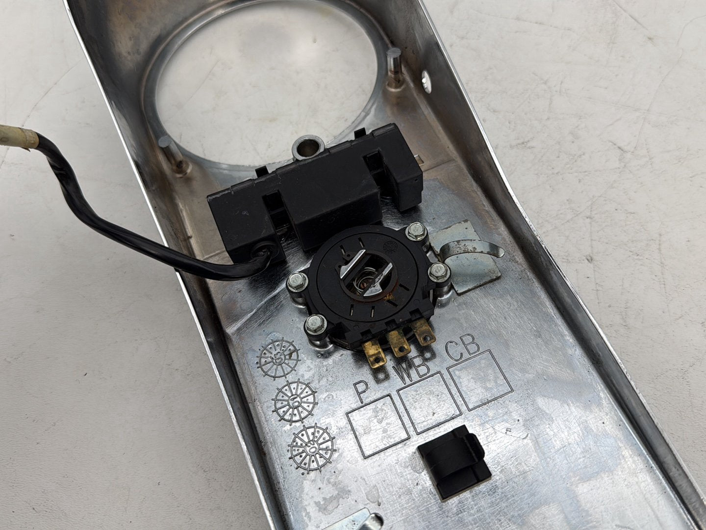 1999 - 2006 Harley-Davidson Touring Road King Classic Fuel Gas Tank Dash Console NOKey 60960-99