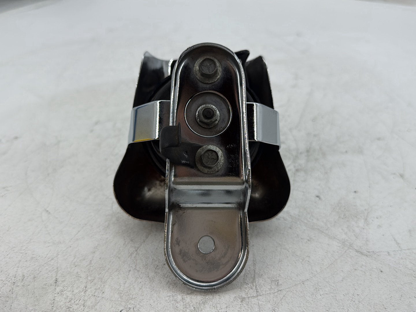 2018 Harley Electra Glide Touring Ultra FLHTCU Horn Signal Klaxon Chrome Cover