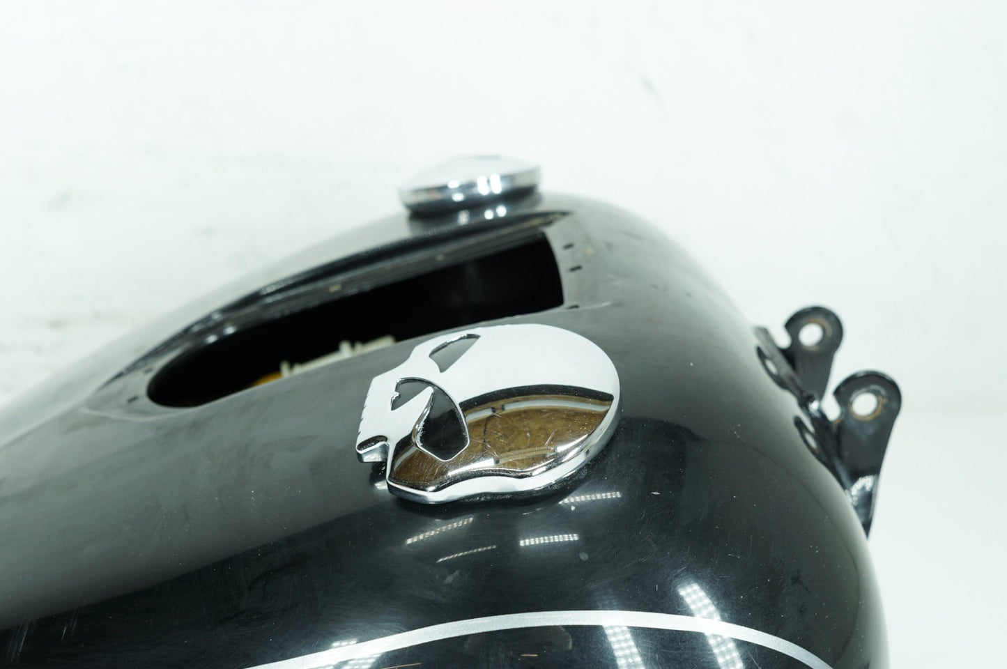 2012 Harley-Davidson Dyna FXDC - Fuel Gas Tank Gasoline Reservoir PN: 61593-10