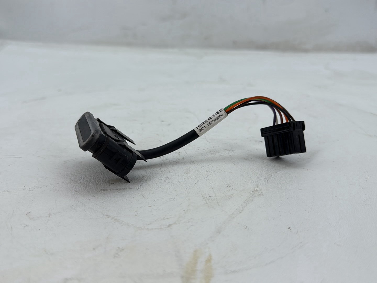 2007 Harley Street Glide Touring FLHX OEM Dash Indicator Lamp Wire Plug 68789-96A