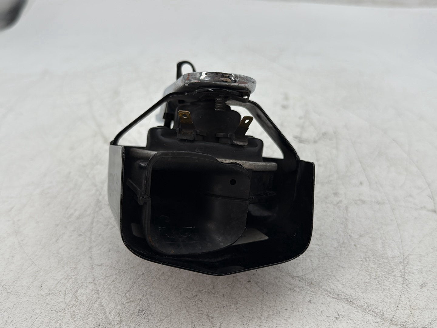 1998 Harley Softail Custom FXSTC OEM Horn Signal Klaxon Chrome Cover
