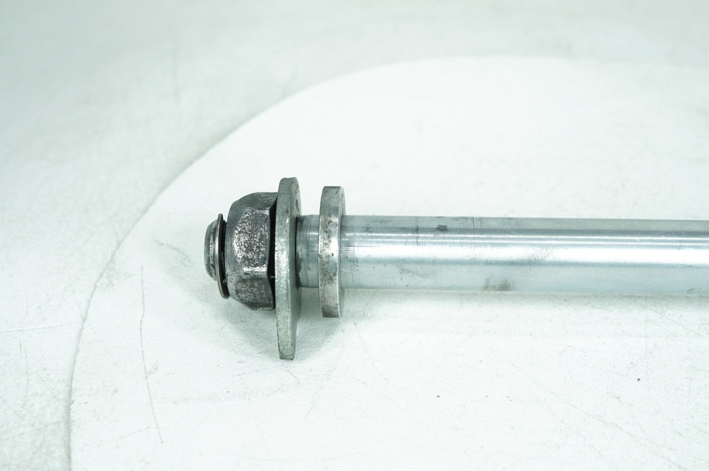 2008 - 2016 Harley-Davidson Touring Electra Glide Ultra Rear Wheel Axle Bolt Shaft 	43000002