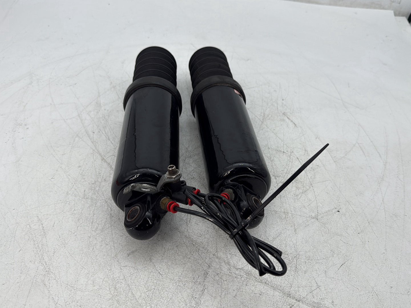2013 Harley Electra Glide Touring Ultra FLHTCUI OEM Rear Left Right Shock Absorbers