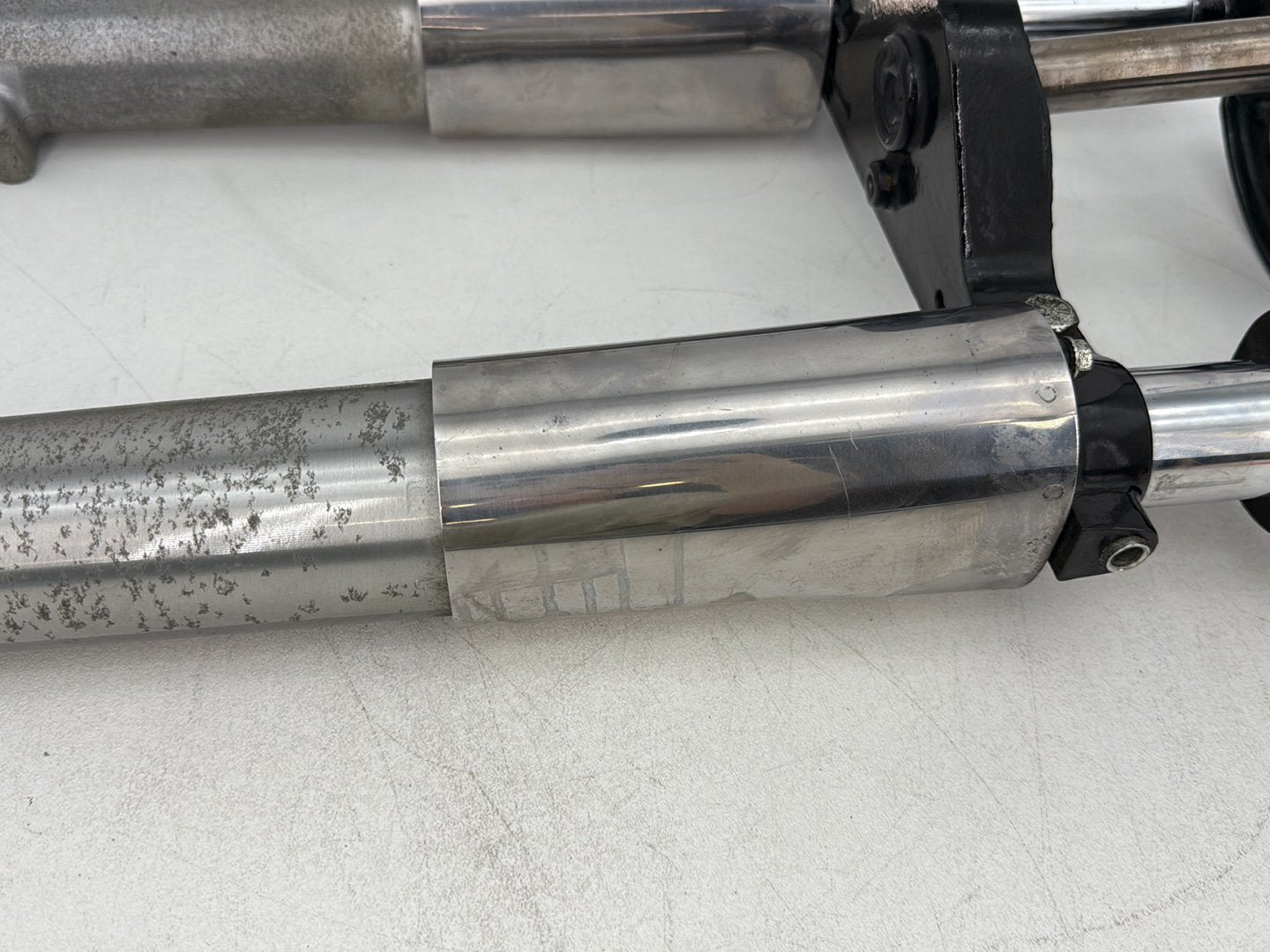 1999 - 2006 Harley-Davidson Touring Electra Glide Front Triple Tree Set & LH RH Fork Legs Sliders 45435-95