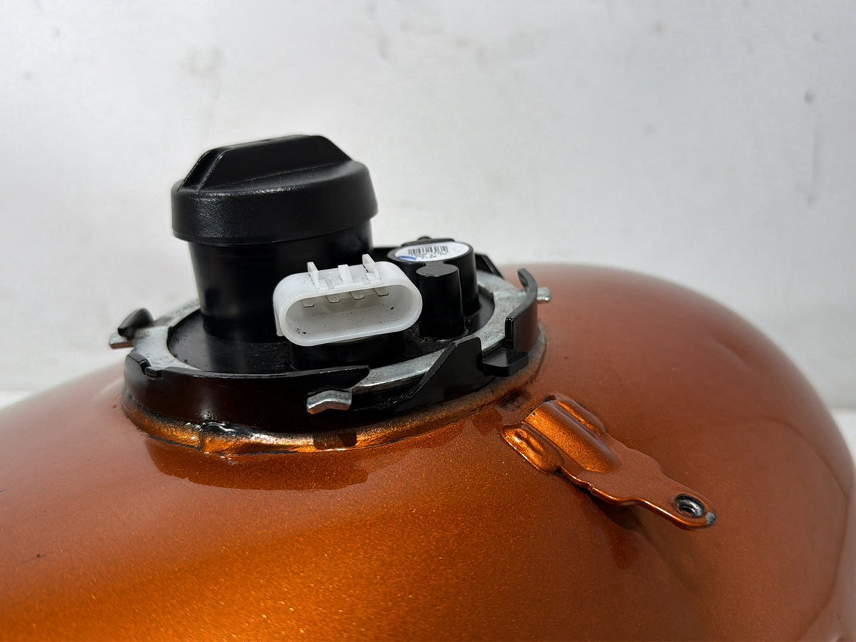 2014 Harley Electra Glide Touring Ultra OEM Fuel Gas Tank Gasoline Reservoir