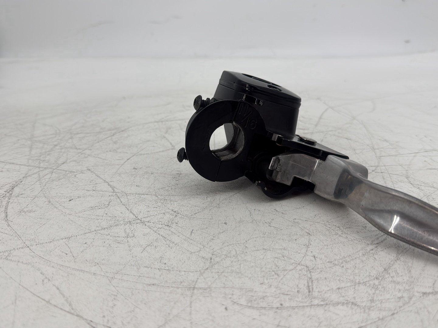 2004 Harley Touring FLHT Electra Glide OEM Front Right Brake Lever Master Cylinder