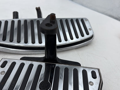 1999 - 2006 Harley-Davidson Touring Electra Glide Left Right Driver & Pass Floorboard Foot Rest 50621-79A