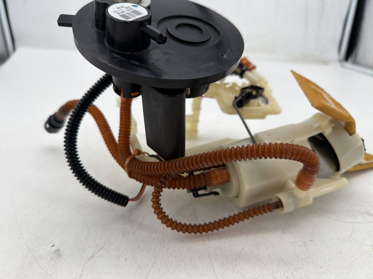 2011 Harley Road King Touring FLHR OEM Fuel Pump Gas Gasoline Petrol Sending