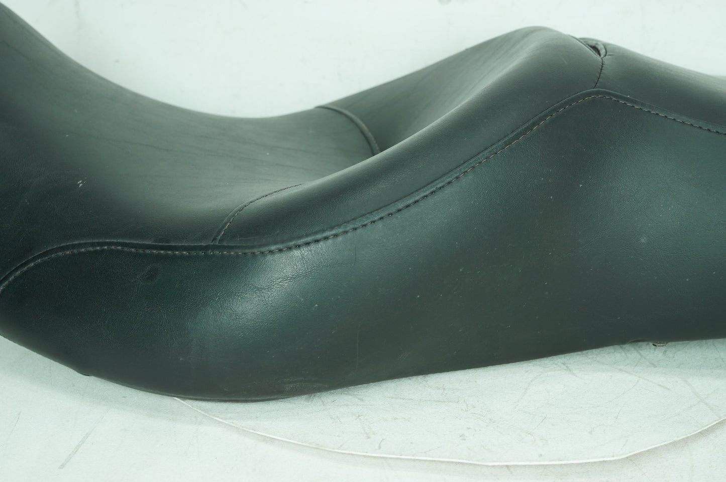 1999 - 2006 Harley-Davidson Touring Road King Police Passenger Rider Driver Seat Saddle 52242-83E