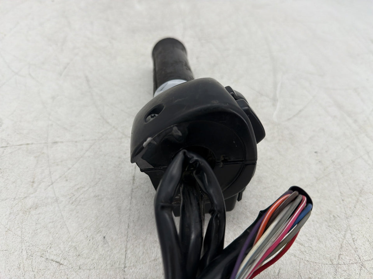 08 Harley Electra Glide Touring Ultra OEM RH Engine Start Kill Switches Controls