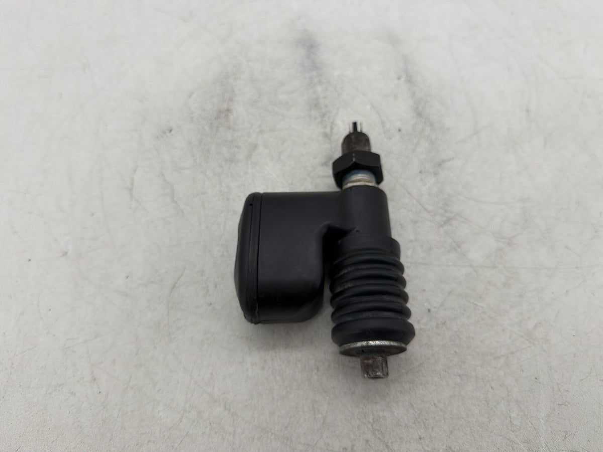 2017 Harley Dyna Street Bob FXDB OEM Rear Brake Master Cylinder Reservoir