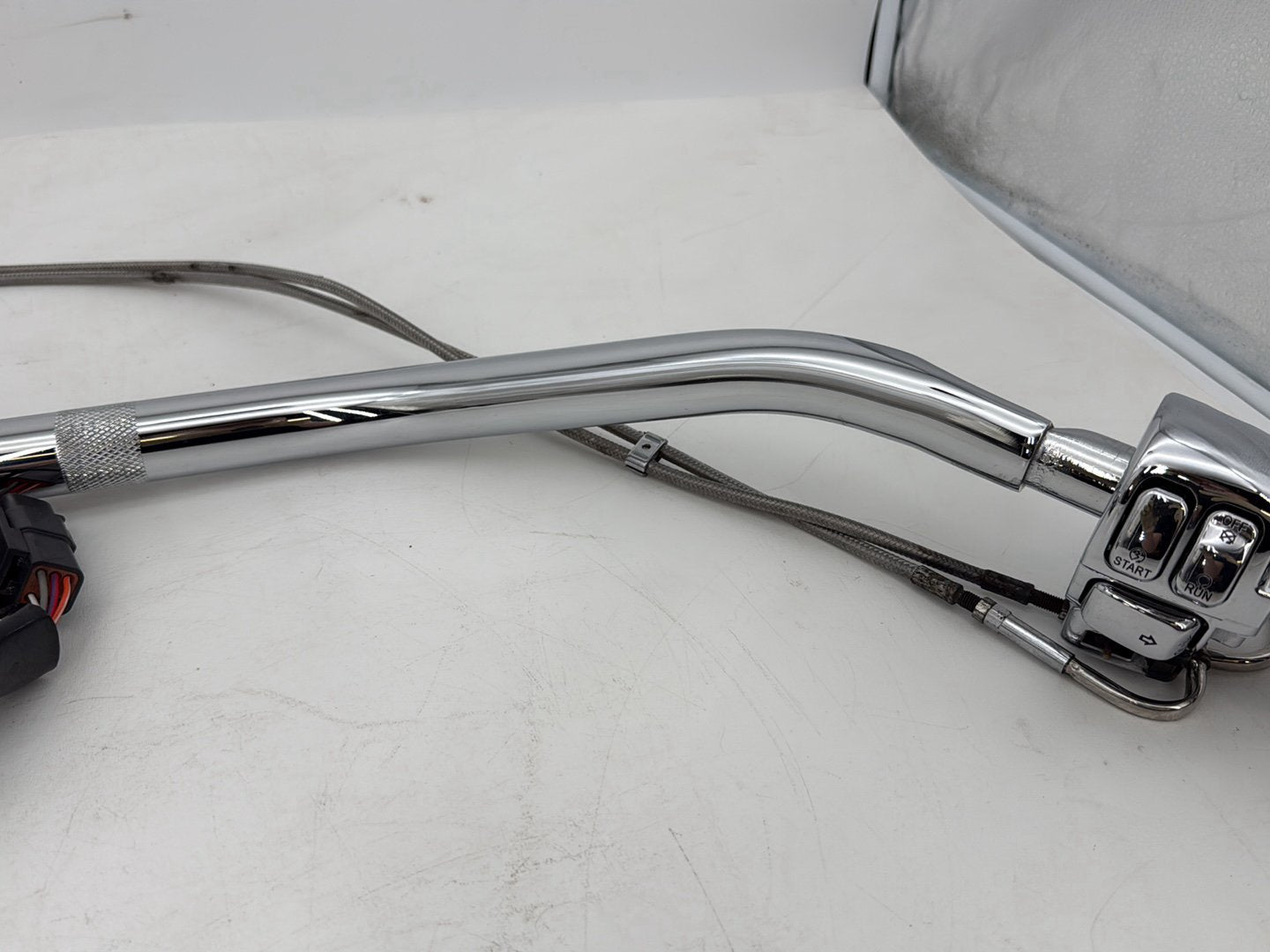 1999 - 2006 Harley-Davidson Touring Road King Classic Handlebars Left Right Switches Controls 71682-06A , 55947-00