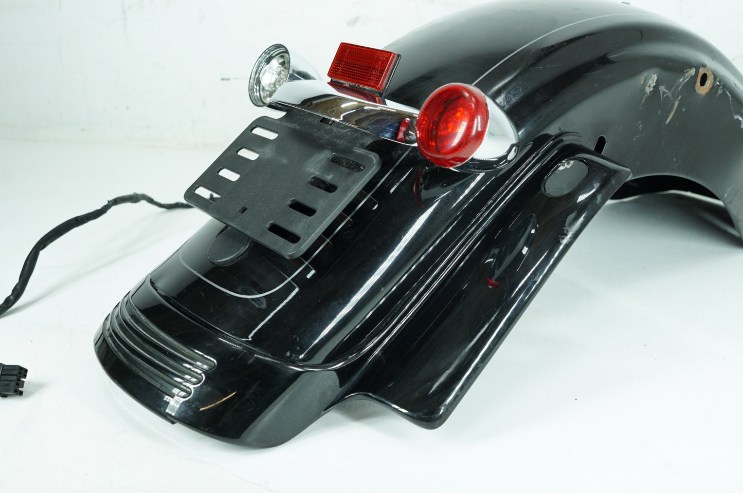2000 - 2006 Harley-Davidson Touring Electra Ultra Rear Wheel Fender & Turn Signals Bar 58702-02B