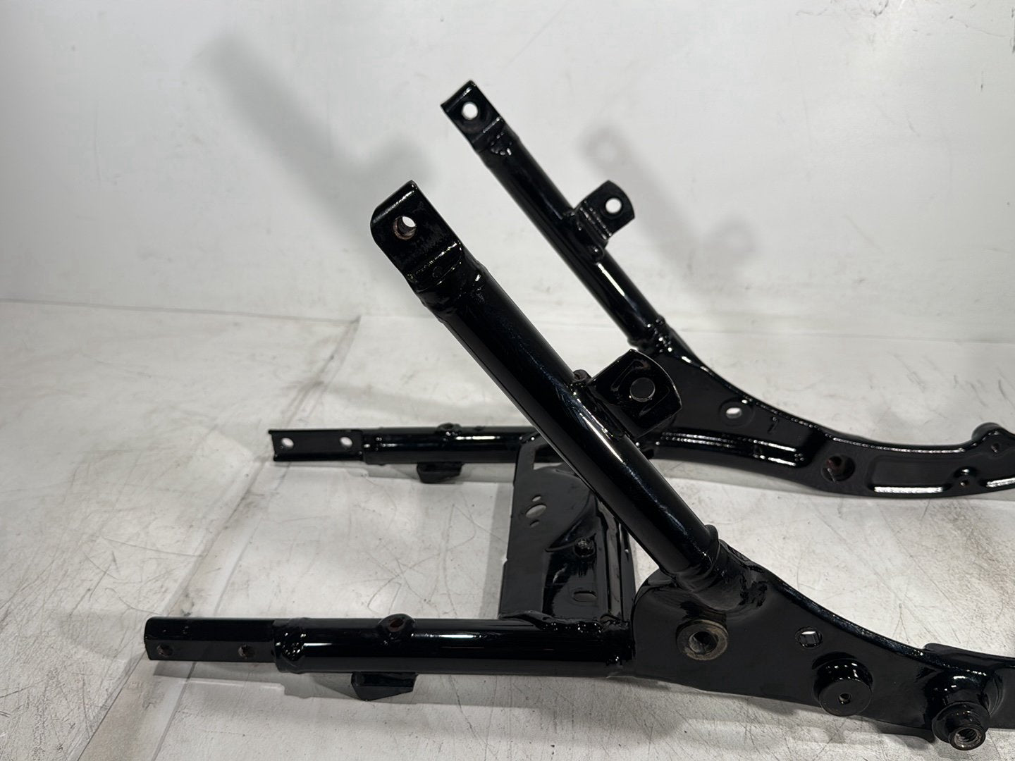2011 Harley Street Glide Touring FLHX OEM Rear Back Sub Frame Rail Bar 48079-09BHP