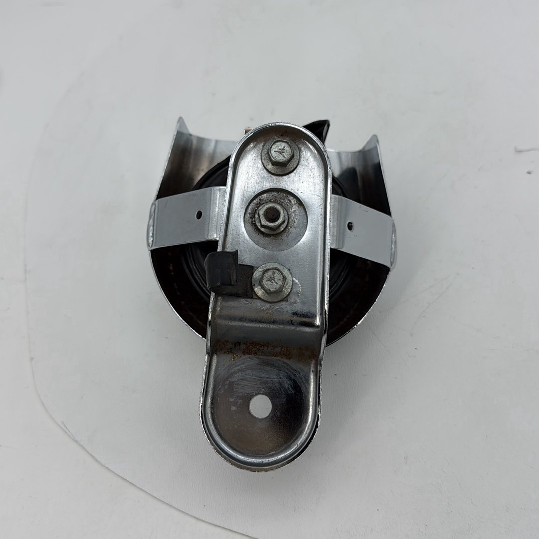 2007 - 2012 Harley-Davidson Dyna Super Glide Horn Signal Klaxon Chrome Cover 69012-93A