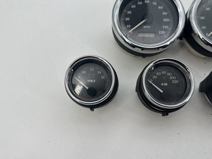 1999 - 2006 Harley-Davidson Touring Electra Glide Classic Air Oil Volt Fuel Tacho Speedo Gauges  	67349-00