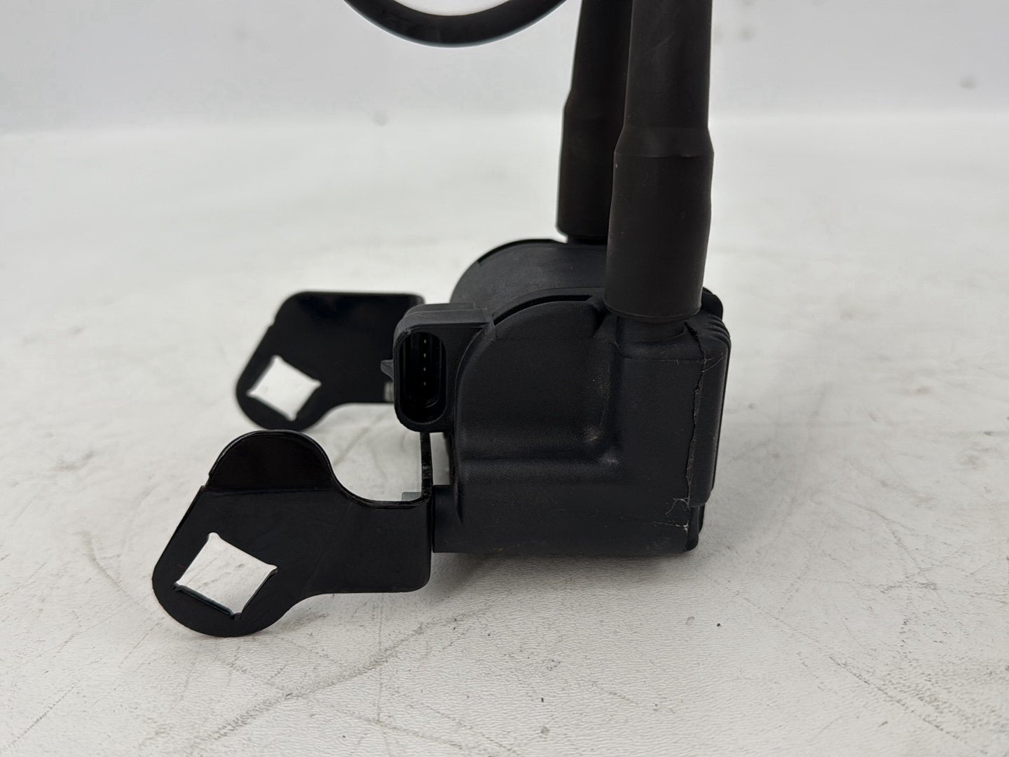 2007 - 2012 Harley-Davidson Touring Electra Glide Ultra Ignition Coil Spark Plugs Cable w/ Bracket
