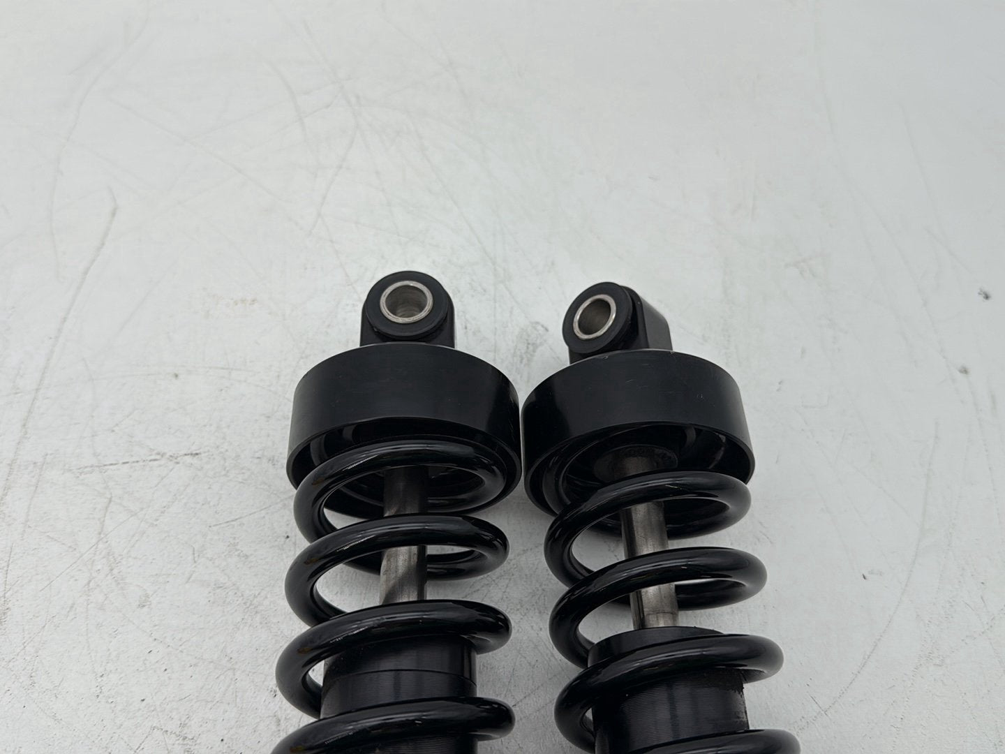 2005 Harley Touring FLHRCI Road King Classic OEM Rear Left Right Shock Absorbers