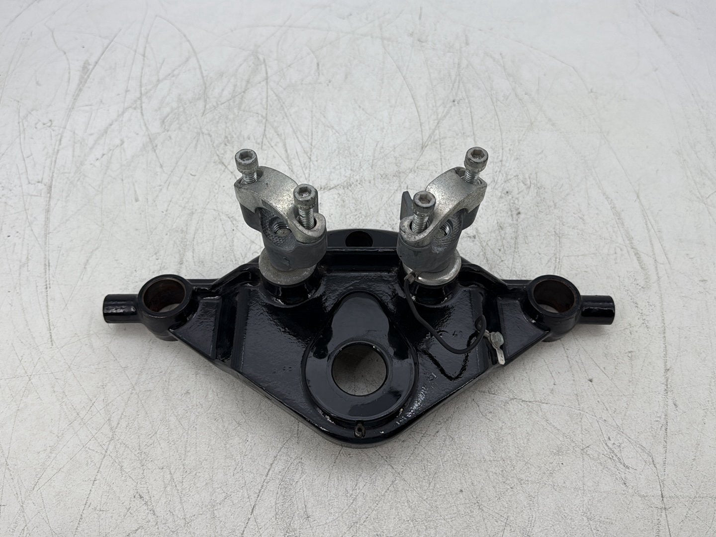 2007 Harley Electra Glide Touring Ultra FLHTCUI OEM Front Fork Upper Triple Tree Clamps