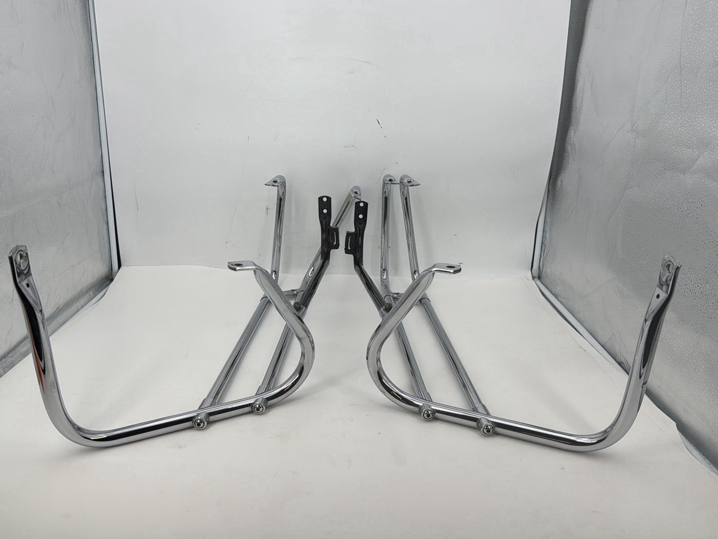 1999 - 2006 Harley-Davidson Touring Electra Glide Classic Rear Left Right Saddlebag Guard Rails Bar 90718-79C