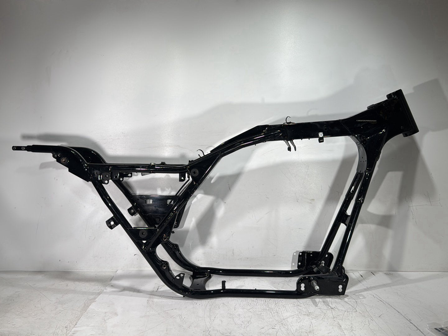 2005 Harley Electra Glide Touring Ultra FLHTCUI OEM Body Main Frame Chassis SLVG