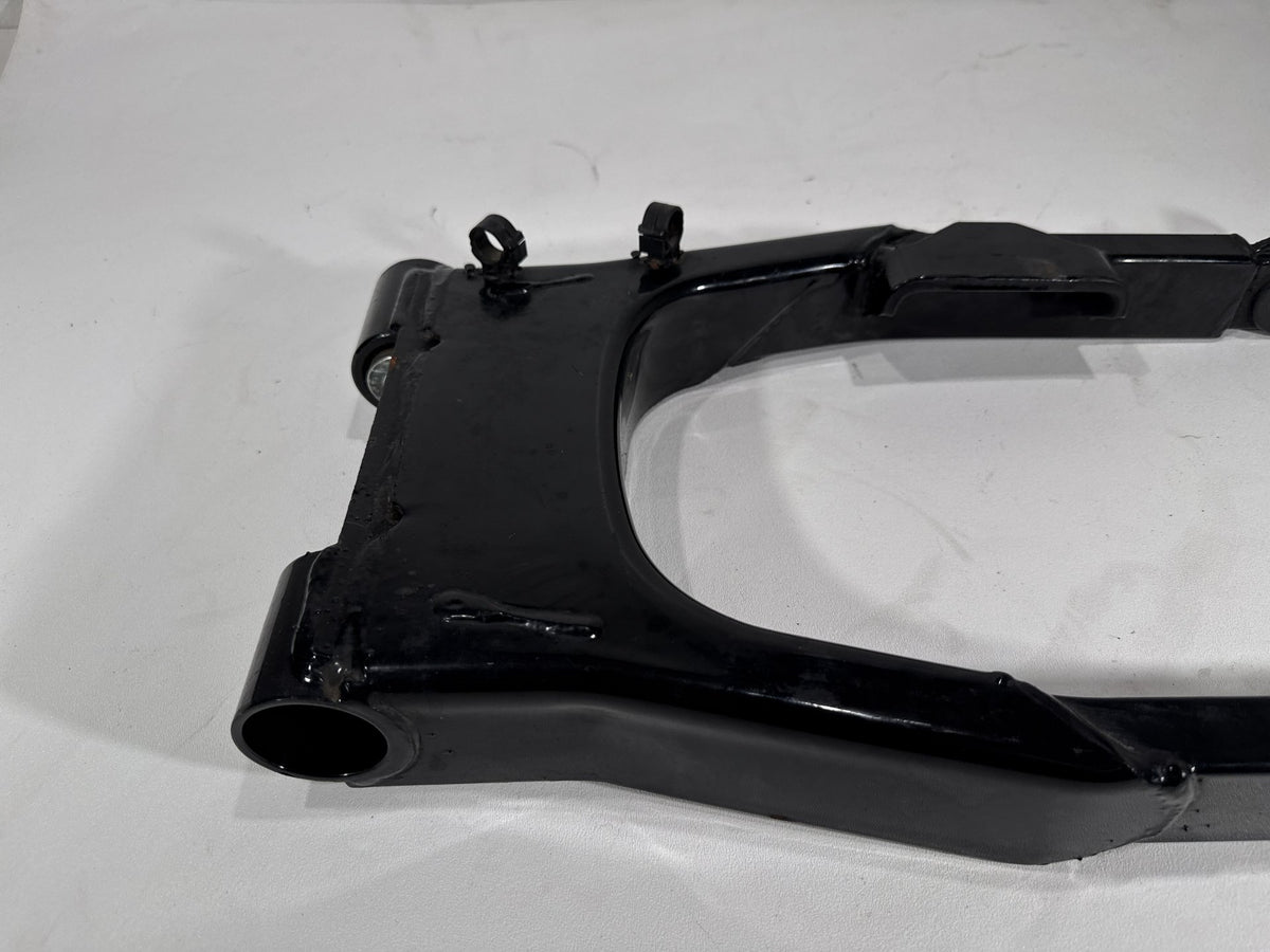 2004 Harley Road King Touring Classic OEM Rear Fork Swingarm Swing Arm