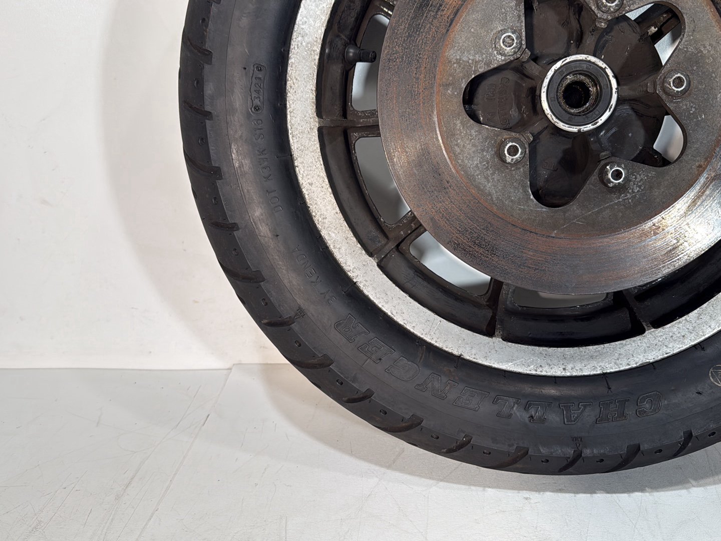 1984 - 1998 Harley-Davidson Touring Electra Glide Classic Rear Wheel Rim Tire 130/90-16 74H, 16", Kenda