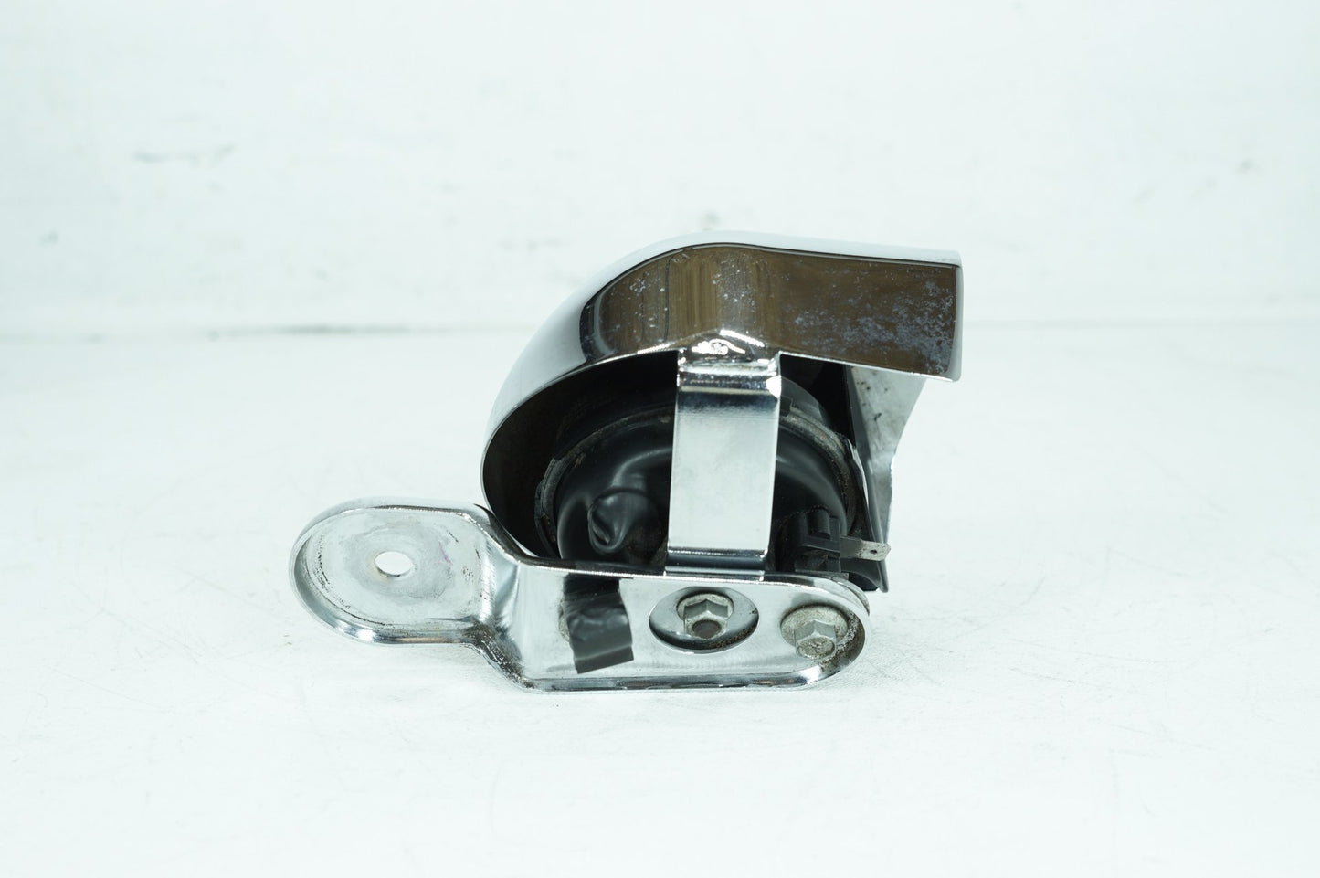 2007 - 2013 Harley-Davidson Touring Electra Glide Ultra Horn Signal Klaxon Chrome Cover 69060-90F