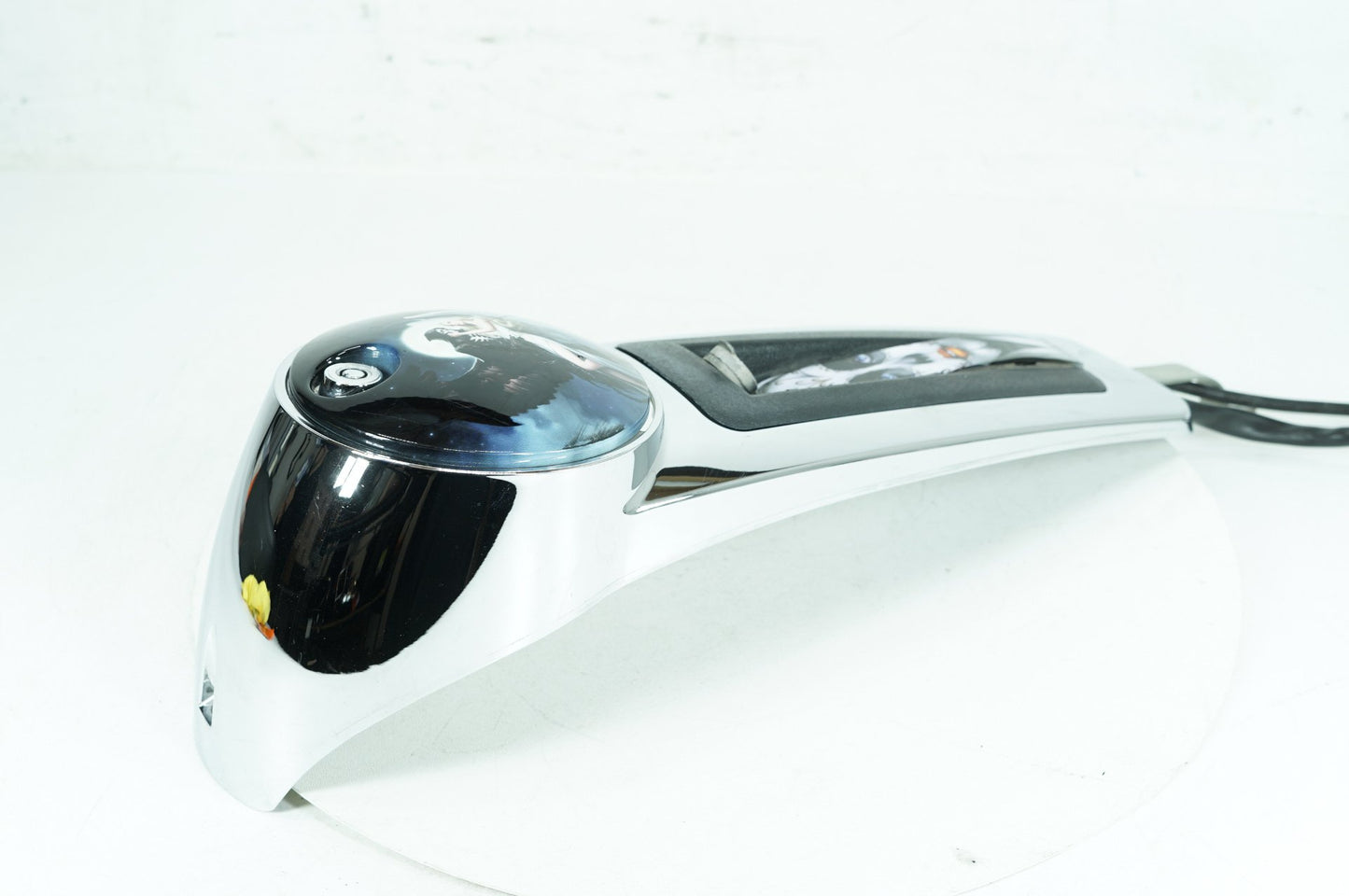 2007 - 2012 Harley-Davidson Touring Electra Glide Ultra Fuel Gas Tank Dash Console NOKey  	61270-08